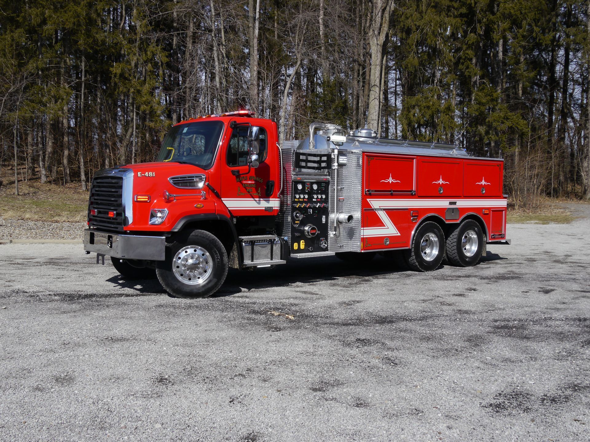 2025 Freightliner 108SD Plus, Cummins L9 400HP, 2600 Gallon Eagle QP, Hale 1250GPM Fire Pump, Firovac Power Double PortableTank Bracket.